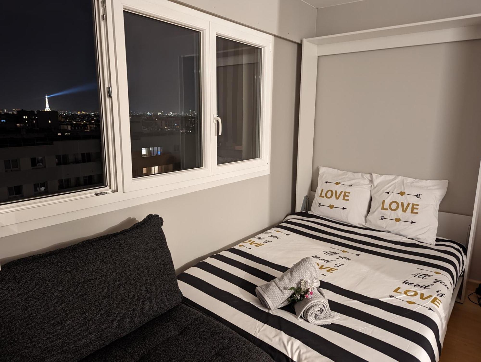 Charming Studio With Eiffel View パリ エクステリア 写真